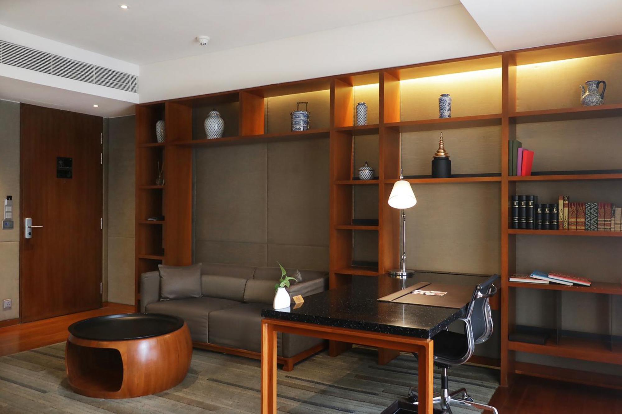 Hansar Bangkok Hotel Екстериор снимка